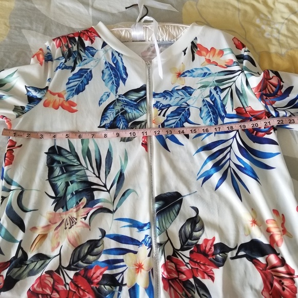 💕👇Price Drop💥Bomber Jacket - Picture 5 of 5